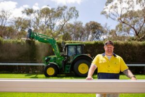 Hedging at Pinecliff Freedman Racing